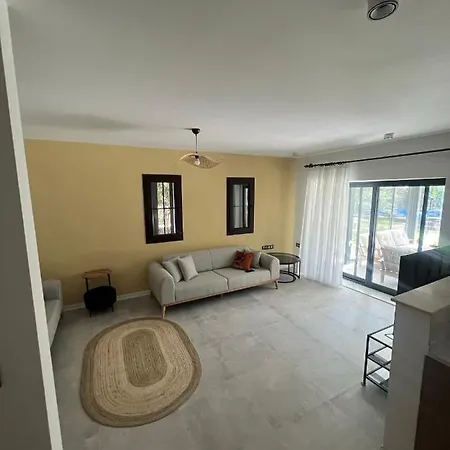 Oludeniz Luxury With Jacuzzi, Common Pool フェティエ