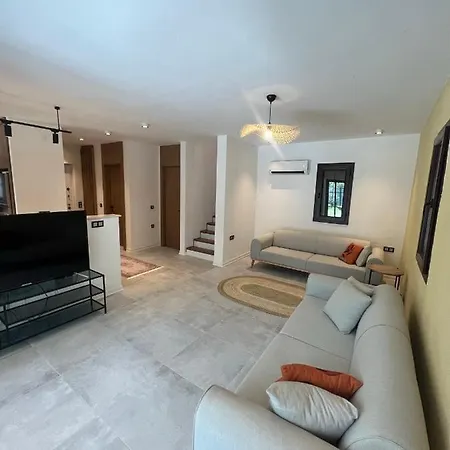 Oludeniz Luxury With Jacuzzi, Common Pool フェティエ