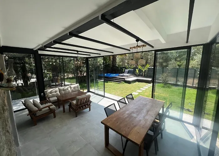 Oludeniz Luxury With Jacuzzi, Common Pool Villa Fethiye