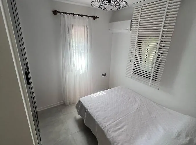 Oludeniz Luxury With Jacuzzi, Common Pool Vila Fethiye